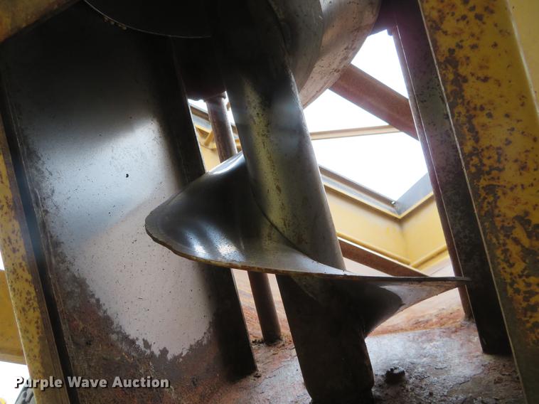 image for item DC0955 UFT 625-H grain cart