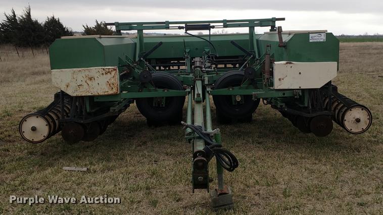 image for item DC0957 Great Plains 450882-DDS-F grain drill