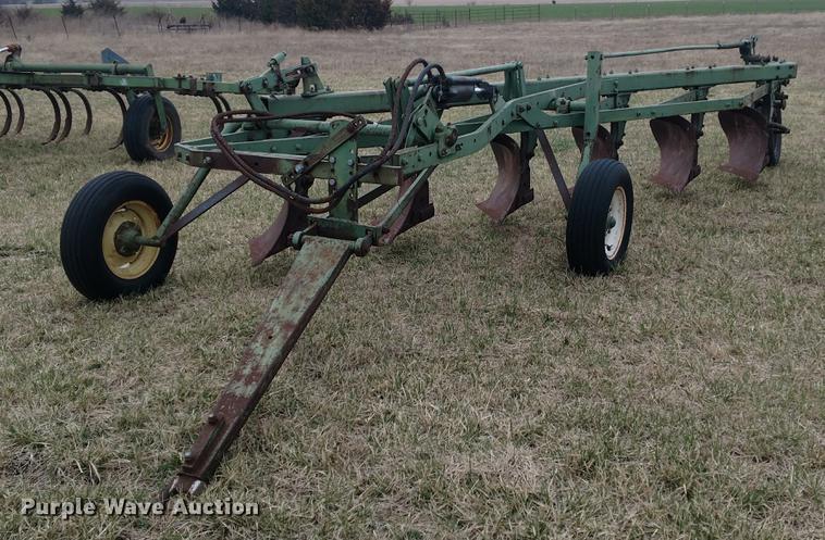 image for item DC0960 John Deere A3100 six bottom plow