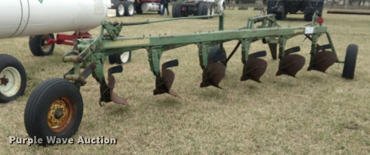 image for item DC0960 John Deere A3100 six bottom plow