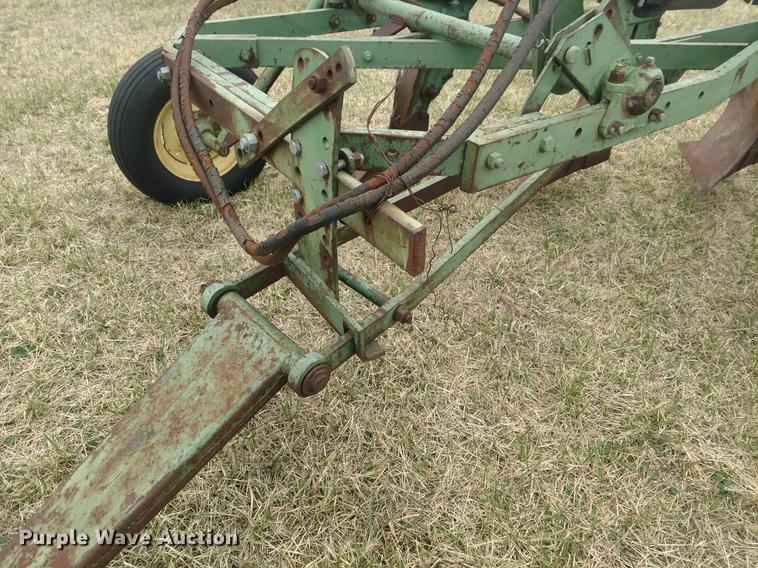 image for item DC0960 John Deere A3100 six bottom plow
