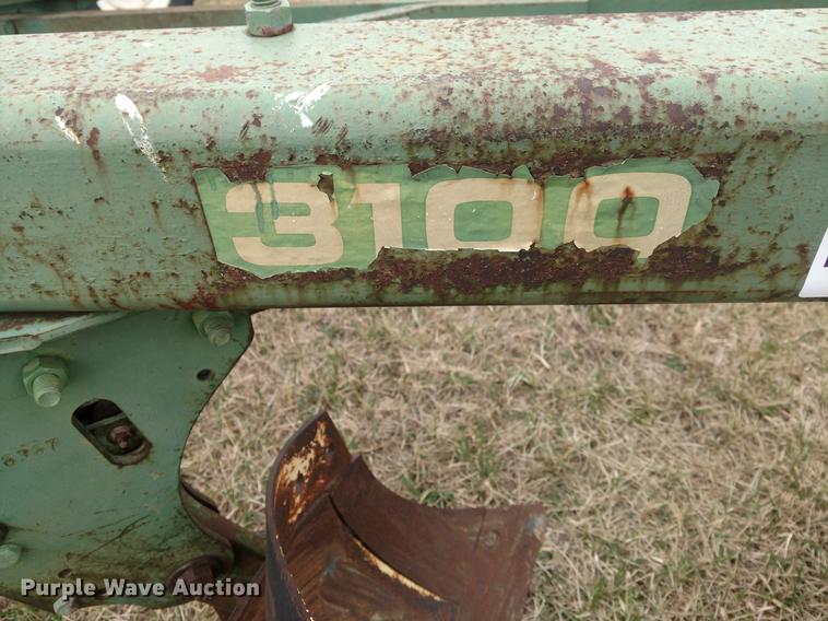 image for item DC0960 John Deere A3100 six bottom plow