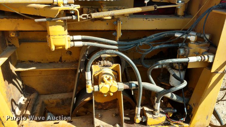 image for item DC0963 HayBuster Big Bite H1000 tub grinder