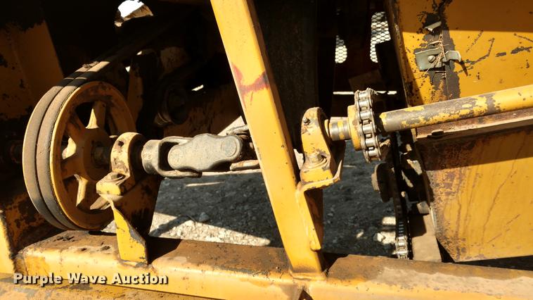 image for item DC0963 HayBuster Big Bite H1000 tub grinder