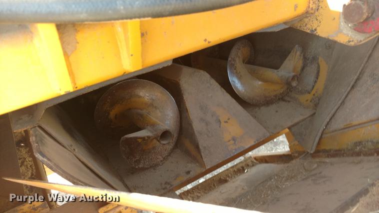 image for item DC0963 HayBuster Big Bite H1000 tub grinder