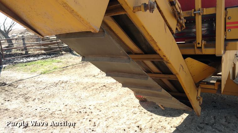 image for item DC0963 HayBuster Big Bite H1000 tub grinder