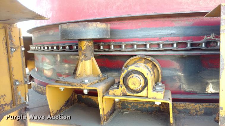 image for item DC0963 HayBuster Big Bite H1000 tub grinder