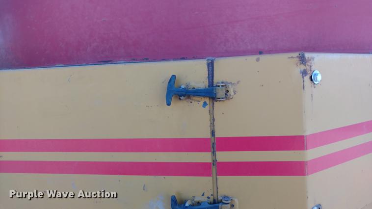 image for item DC0963 HayBuster Big Bite H1000 tub grinder