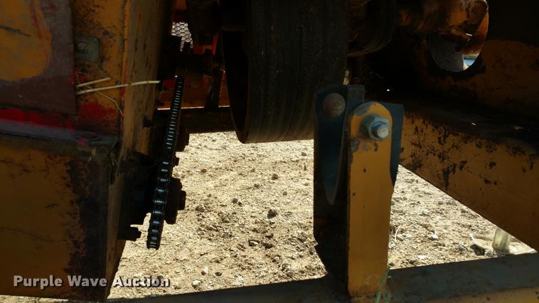 image for item DC0963 HayBuster Big Bite H1000 tub grinder