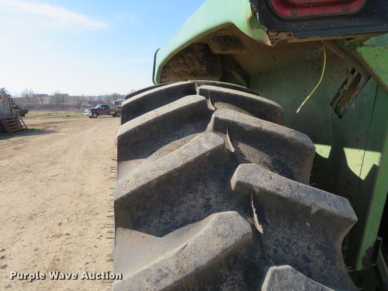 image for item DC0965 1974 John Deere 4430 tractor