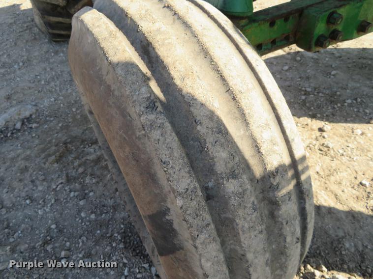 image for item DC0965 1974 John Deere 4430 tractor