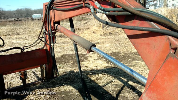 image for item DC0967 International 2350 Mount-O-Matic loader