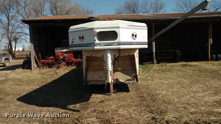 image for item DC0969 1998 Titan livestock trailer