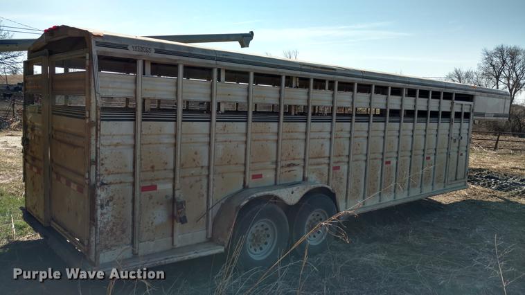 image for item DC0969 1998 Titan livestock trailer