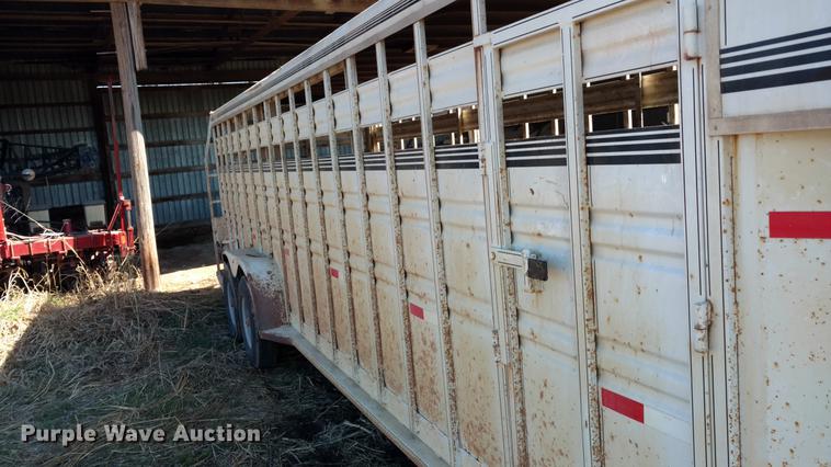 image for item DC0969 1998 Titan livestock trailer