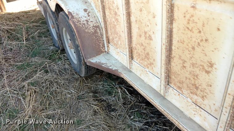 image for item DC0969 1998 Titan livestock trailer