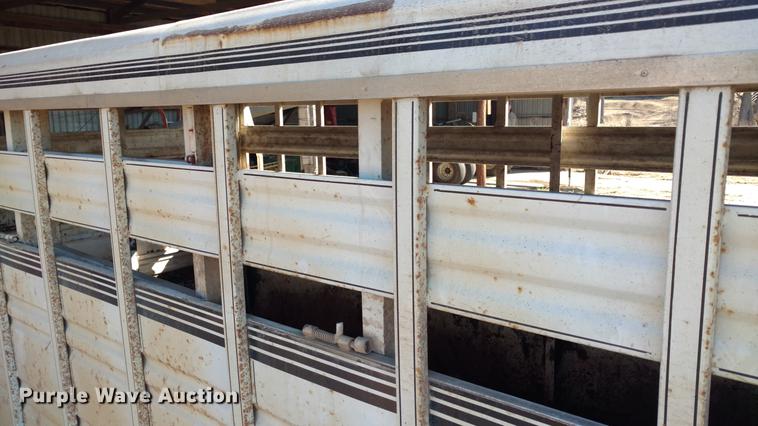 image for item DC0969 1998 Titan livestock trailer
