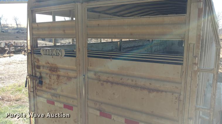 image for item DC0969 1998 Titan livestock trailer