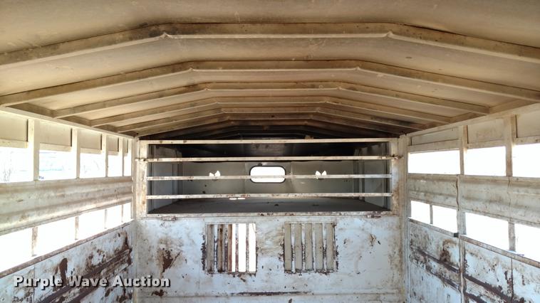 image for item DC0969 1998 Titan livestock trailer