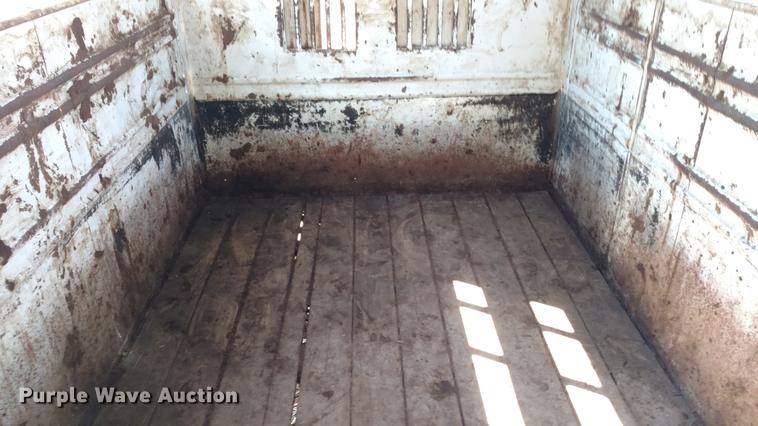image for item DC0969 1998 Titan livestock trailer