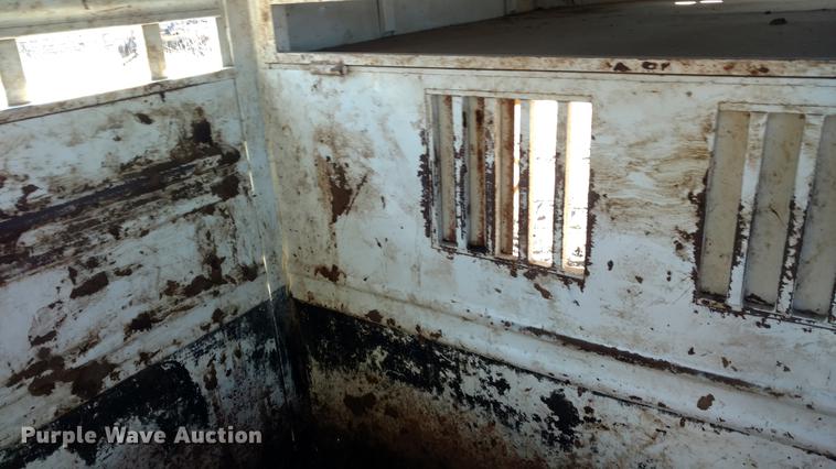 image for item DC0969 1998 Titan livestock trailer