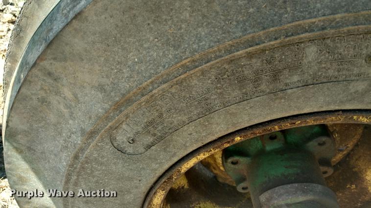 image for item DC0975 1965 John Deere 4020 tractor