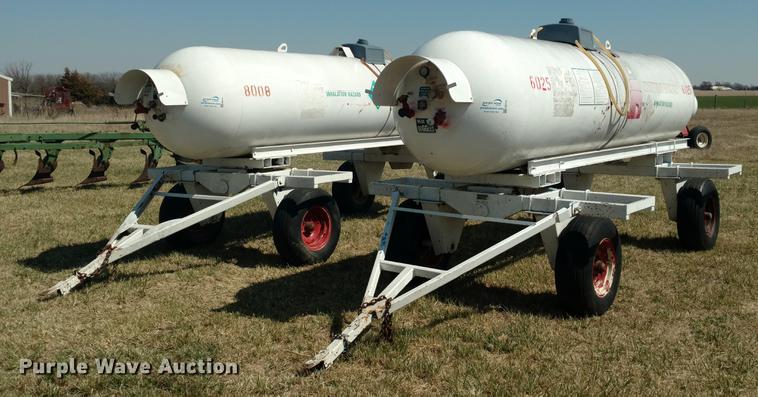 image for item DC0976 (2) anhydrous ammonia tanks