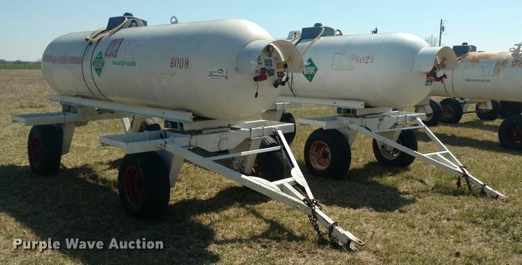 image for item DC0976 (2) anhydrous ammonia tanks