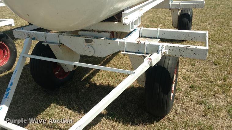 image for item DC0976 (2) anhydrous ammonia tanks