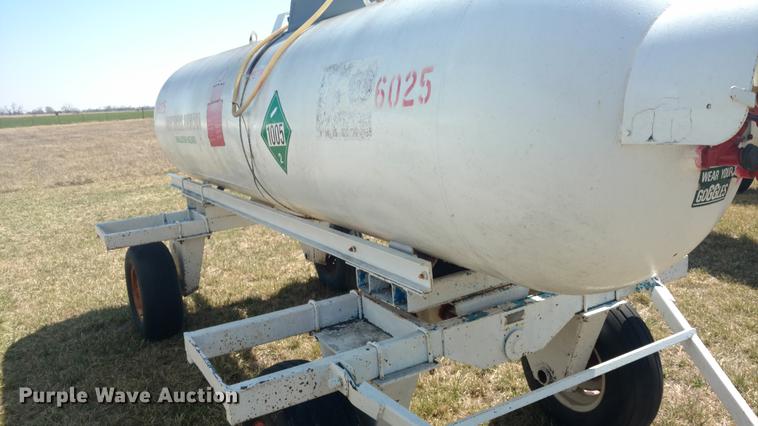 image for item DC0976 (2) anhydrous ammonia tanks