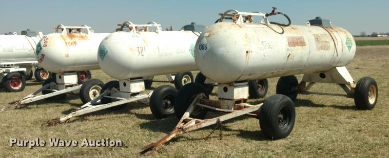 image for item DC0977 (3) anhydrous ammonia tanks