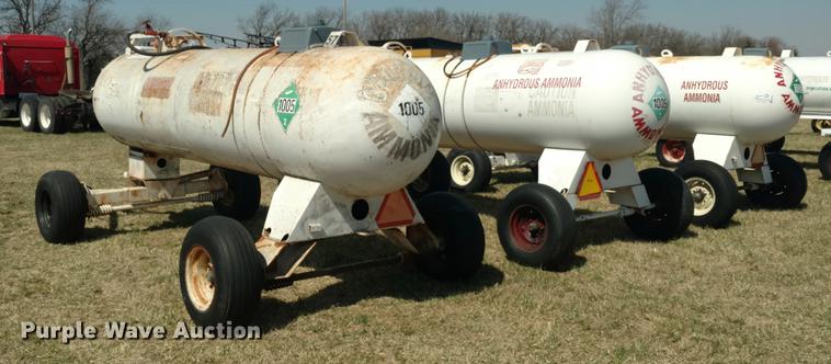 image for item DC0977 (3) anhydrous ammonia tanks