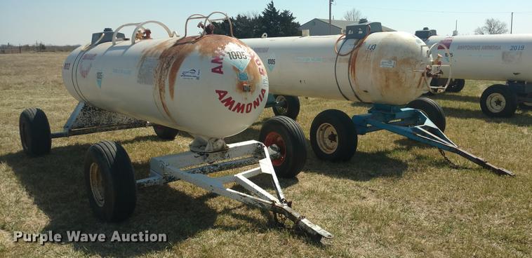 image for item DC0978 (2) anhydrous ammonia tanks