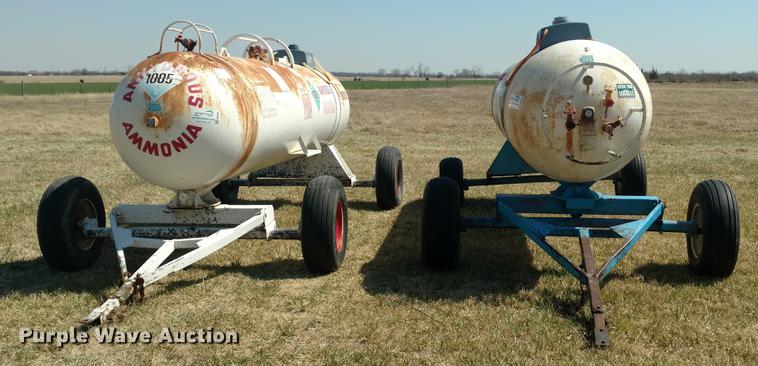 image for item DC0978 (2) anhydrous ammonia tanks