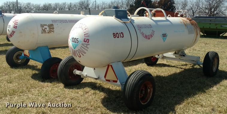 image for item DC0978 (2) anhydrous ammonia tanks