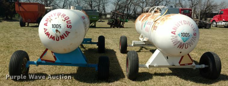 image for item DC0978 (2) anhydrous ammonia tanks
