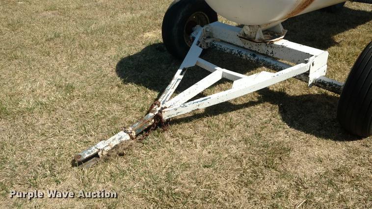 image for item DC0978 (2) anhydrous ammonia tanks