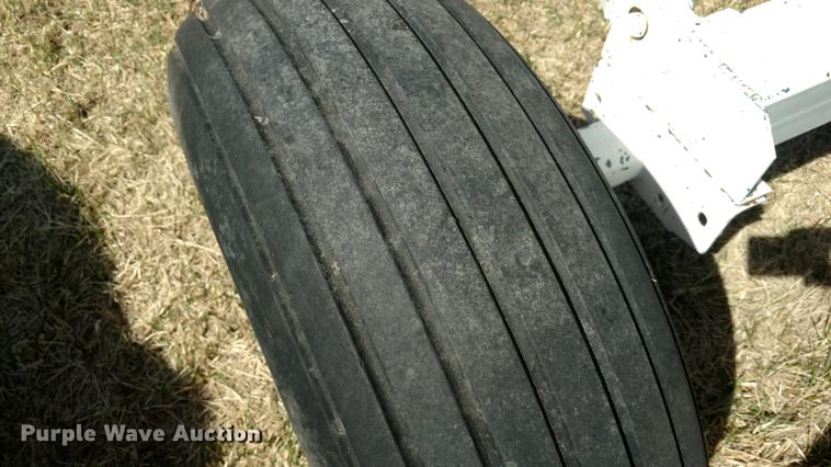 image for item DC0978 (2) anhydrous ammonia tanks