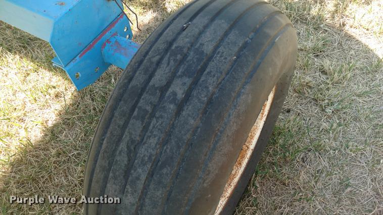 image for item DC0978 (2) anhydrous ammonia tanks