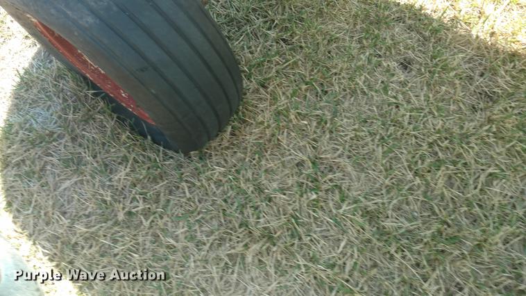 image for item DC0978 (2) anhydrous ammonia tanks