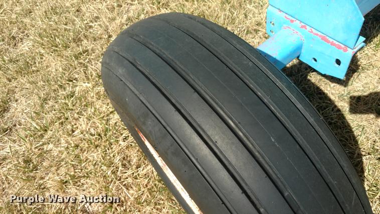 image for item DC0978 (2) anhydrous ammonia tanks