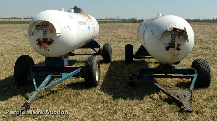 image for item DC0979 (2) anhydrous ammonia tanks