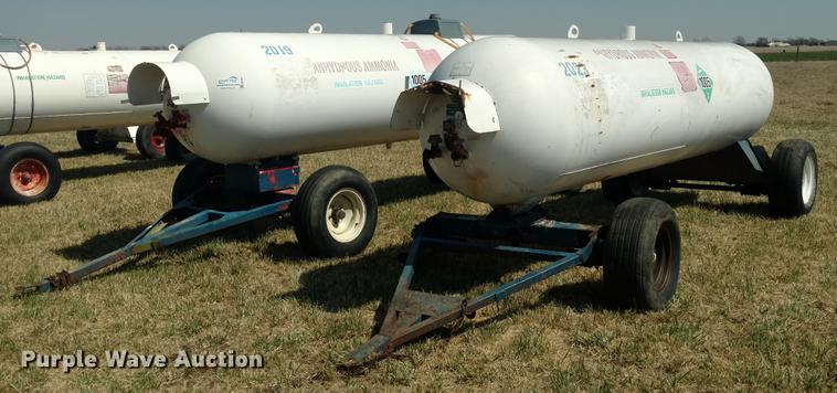 image for item DC0979 (2) anhydrous ammonia tanks