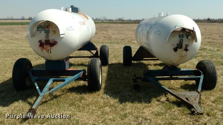 image for item DC0979 (2) anhydrous ammonia tanks