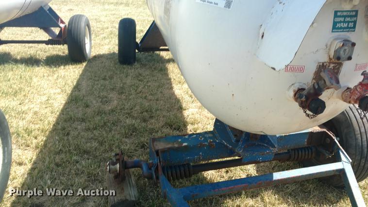 image for item DC0979 (2) anhydrous ammonia tanks