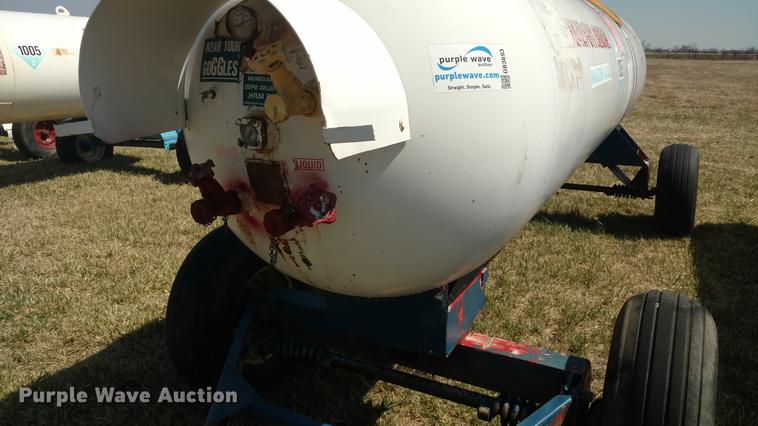 image for item DC0979 (2) anhydrous ammonia tanks