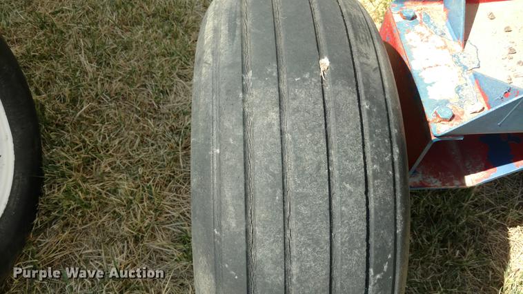 image for item DC0979 (2) anhydrous ammonia tanks