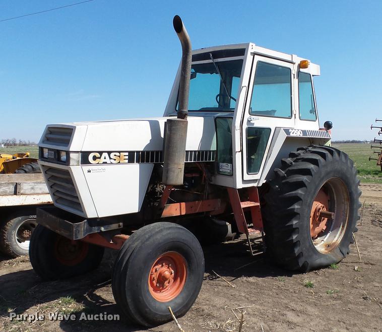 image for item DC3130 Case 2290 tractor