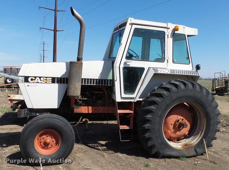 image for item DC3130 Case 2290 tractor