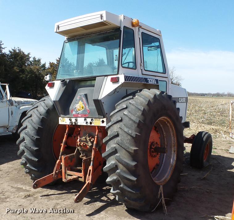 image for item DC3130 Case 2290 tractor